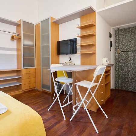 Artist Nadia'S Apartment In Porta Vercellina Milano Eksteriør bilde