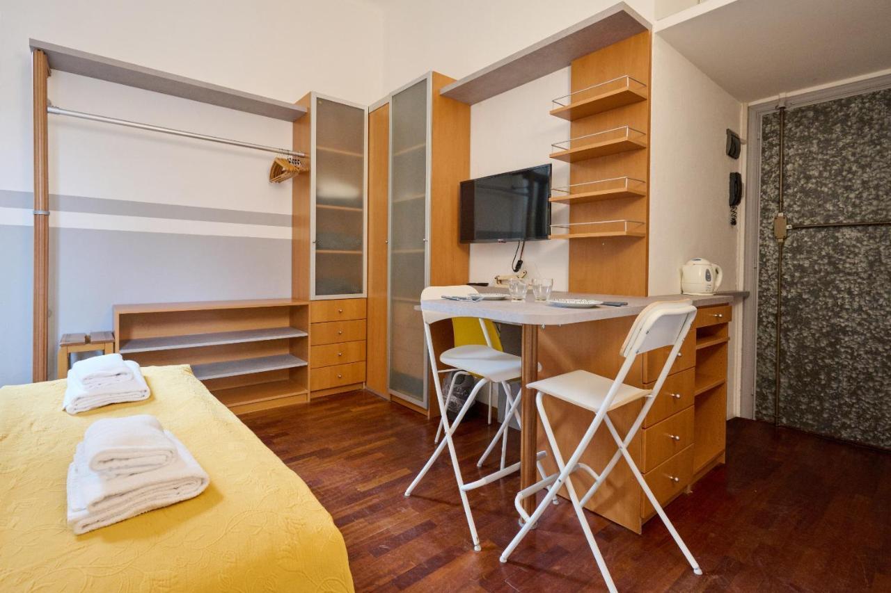 Artist Nadia'S Apartment In Porta Vercellina Milano Eksteriør bilde