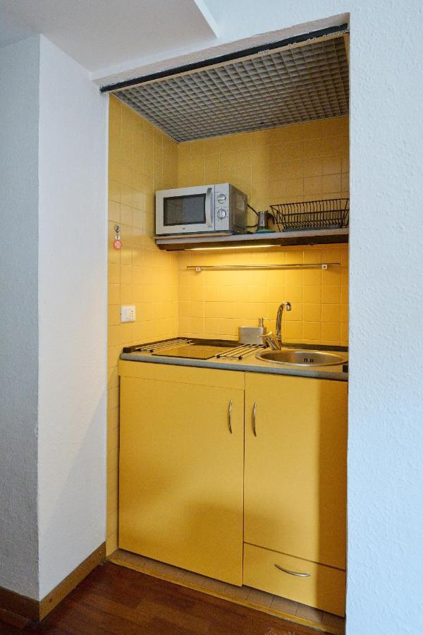 Artist Nadia'S Apartment In Porta Vercellina Milano Eksteriør bilde